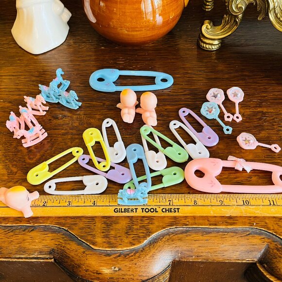 28 VTG cupcake/cake toppers - Picture 10 of 15